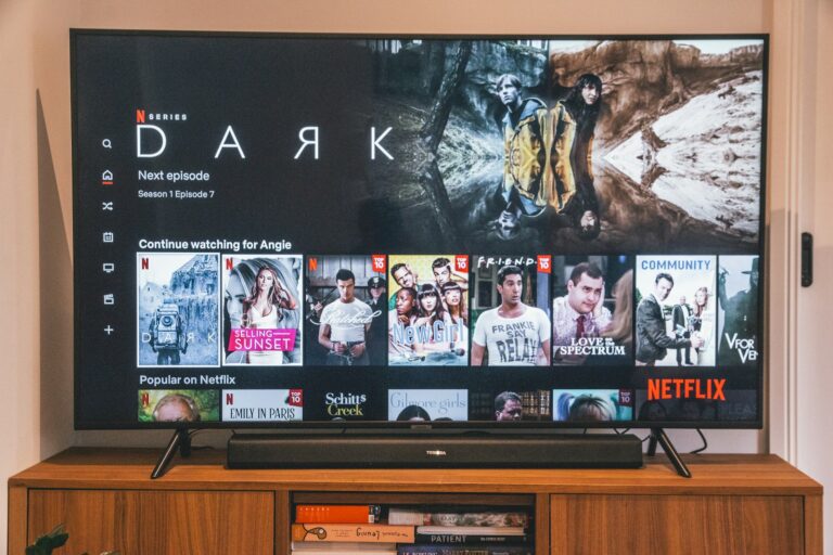 Екран с Netflix интерфейс на телевизор