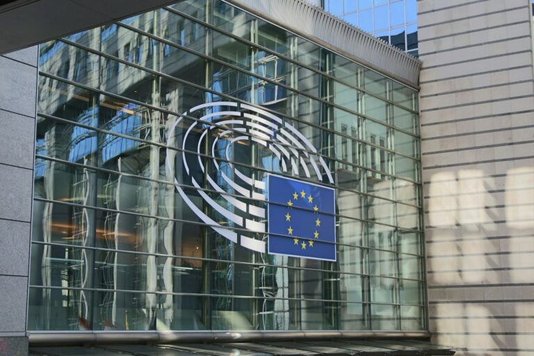 Банкноти евро – инфлацията в еврозоната и 12-месечният Euribor